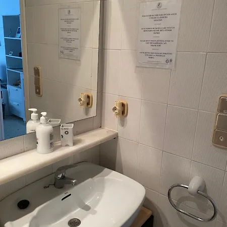 Playa-piscina-wifi Gratis Apartman